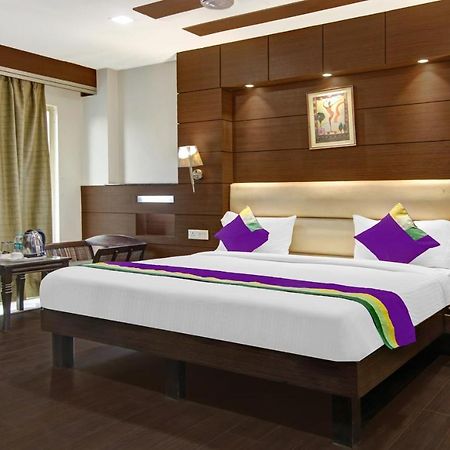 Treebo Trend Elite Hotel New Delhi Bagian luar foto