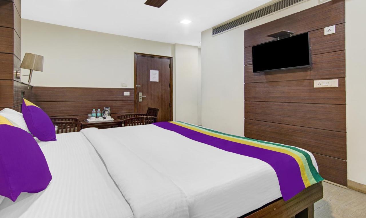 Treebo Trend Elite Hotel New Delhi Bagian luar foto