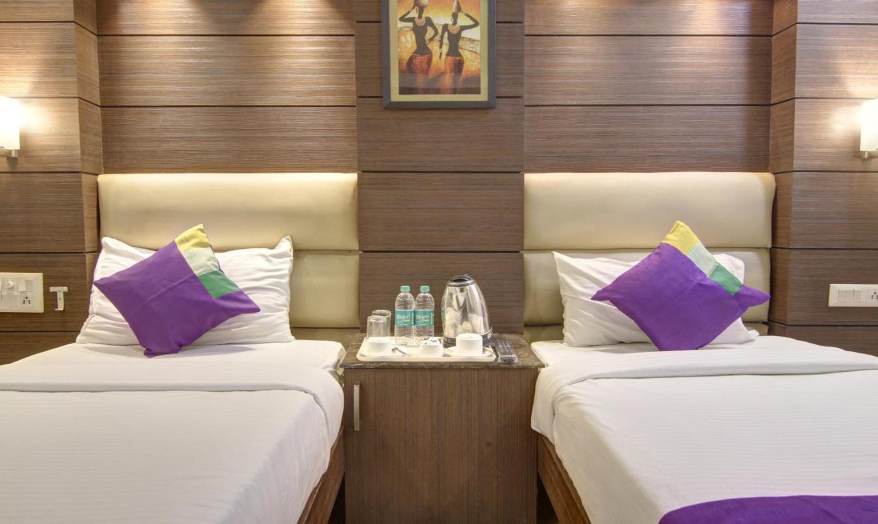 Treebo Trend Elite Hotel New Delhi Bagian luar foto