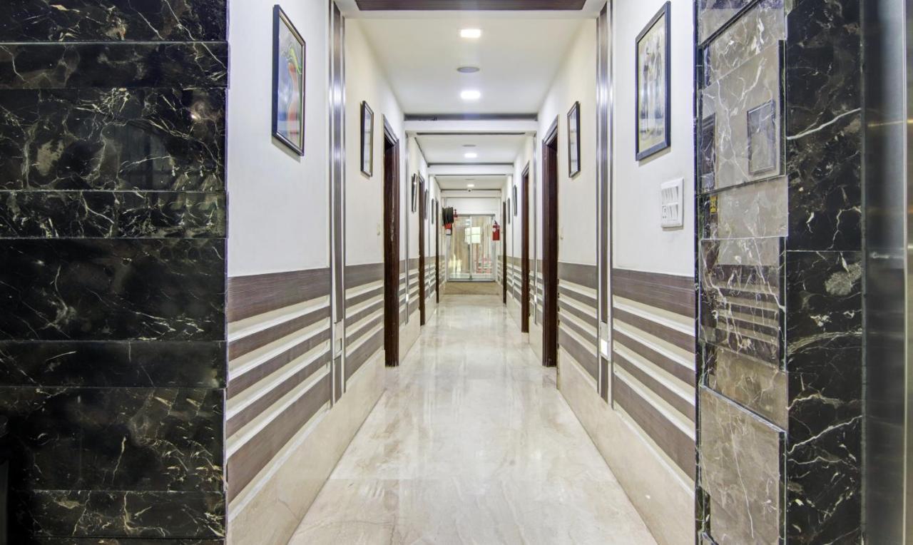 Treebo Trend Elite Hotel New Delhi Bagian luar foto