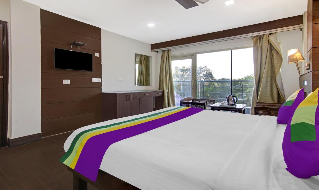 Treebo Trend Elite Hotel New Delhi Bagian luar foto