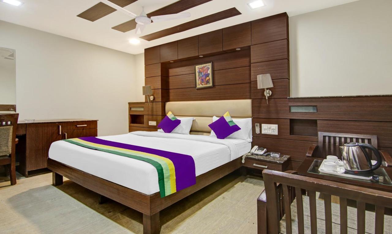 Treebo Trend Elite Hotel New Delhi Bagian luar foto