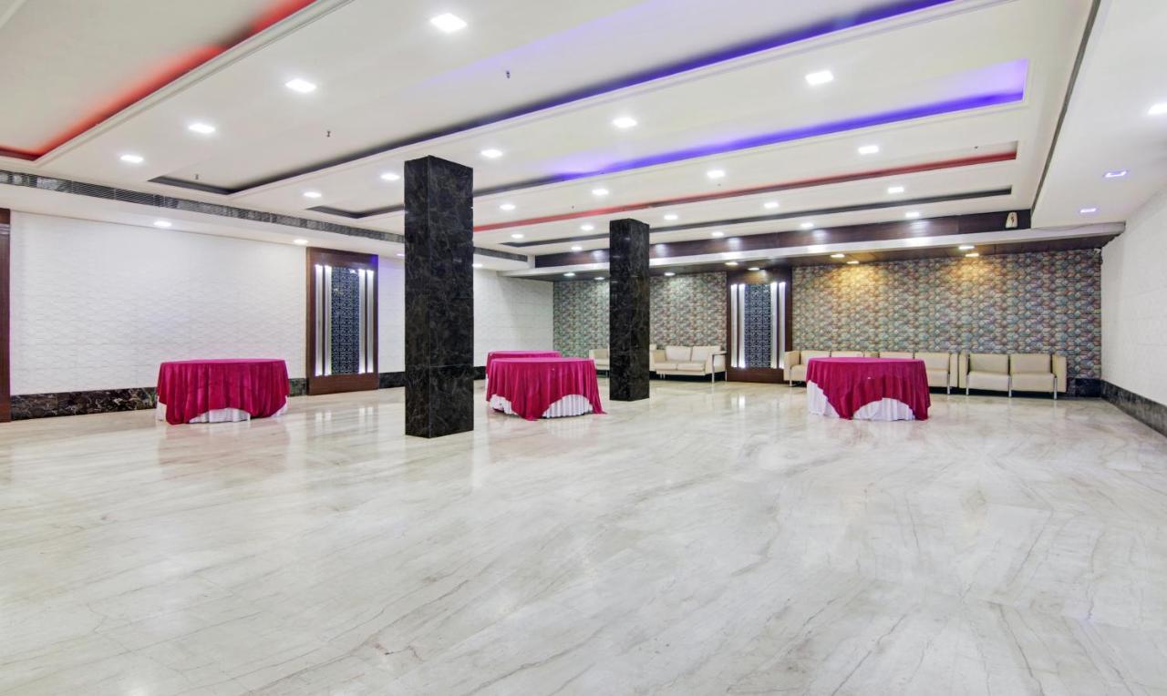 Treebo Trend Elite Hotel New Delhi Bagian luar foto