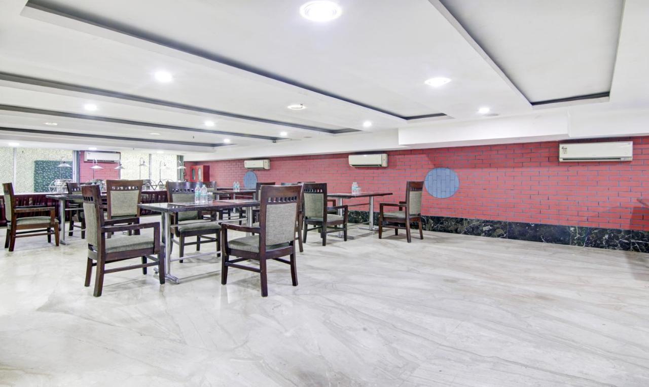 Treebo Trend Elite Hotel New Delhi Bagian luar foto